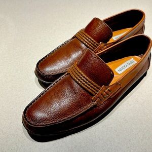 STEVE MADDEN. USED A COUPLE OF TIMES. BUT, LIKE NEW!